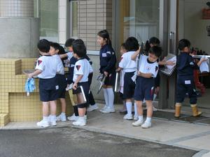 １年 大そうじです １２月１８日 越前市 南中山小学校